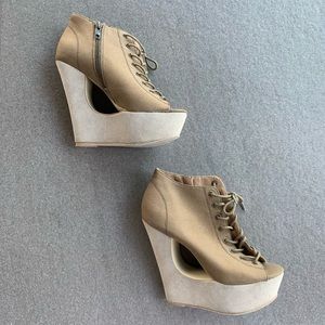 Steve Madden Olive Lace Up Platform Heels